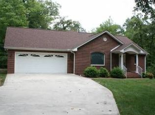 1618 Red Oak Ln SW, Roanoke, VA 24018