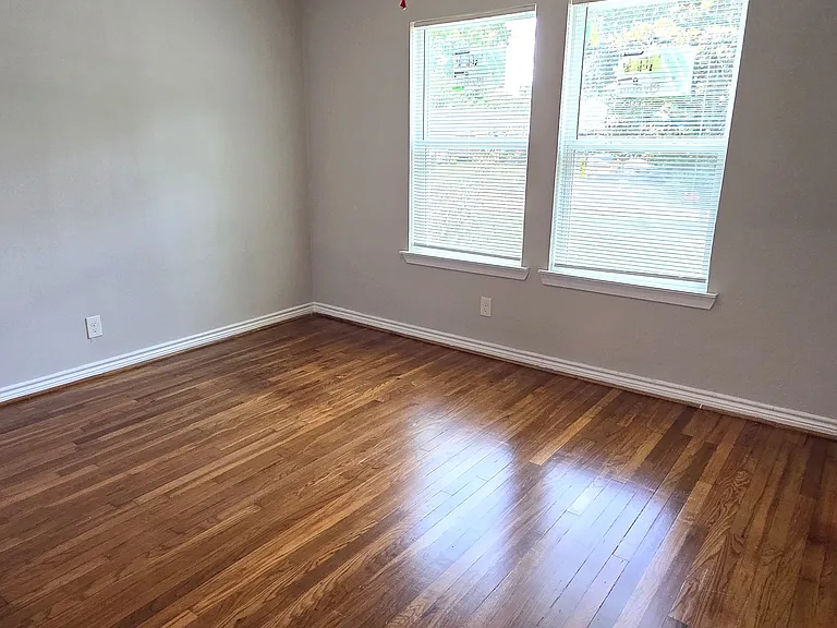 Secondary bedroom with lot of natural light.