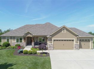22255 N 162nd St, Basehor, KS 66007