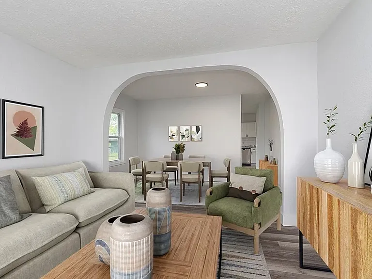 2531 Brookside Ave — Photo 2