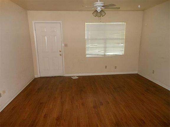 3rd image of 6707 Creedmoor Dr APT 2