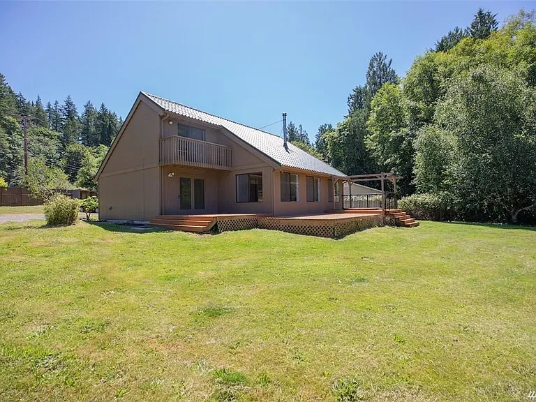 8985 Miller Rd NE — Photo 2