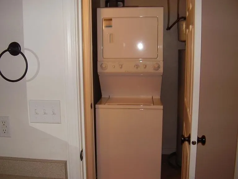 2832 Hunters Loop #C — Photo 5
