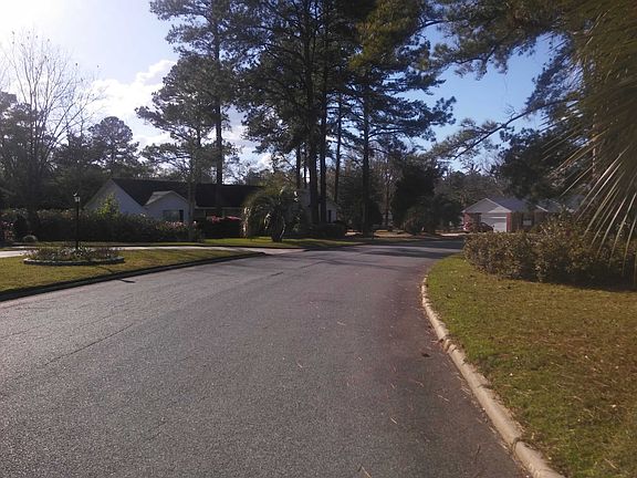 5th image of 3892 Camellia Dr