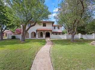 520 Sagecrest Dr, Hollywood Park, TX 78232