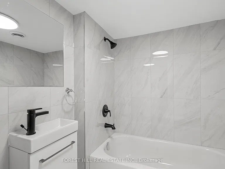 69 Claybrooke St #D — Photo 3