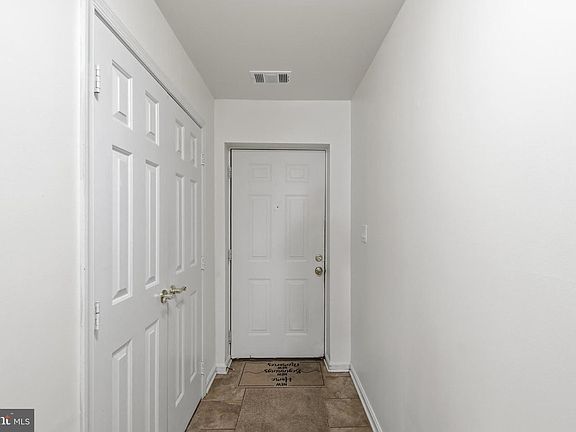 3rd image of 4240 Applegate Ln #5