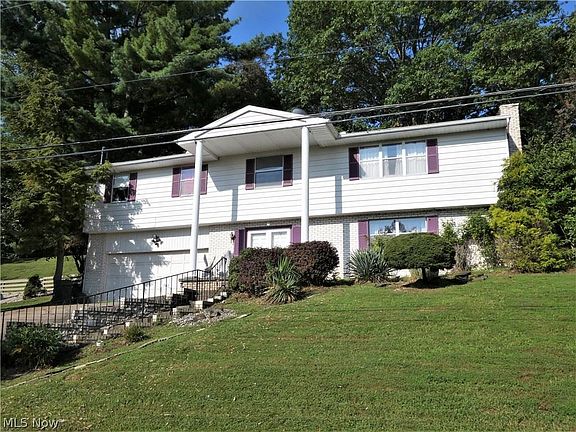 2nd image of 162 N Hills Dr