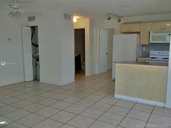 4th image of 3102 NW 4th Ave #4134