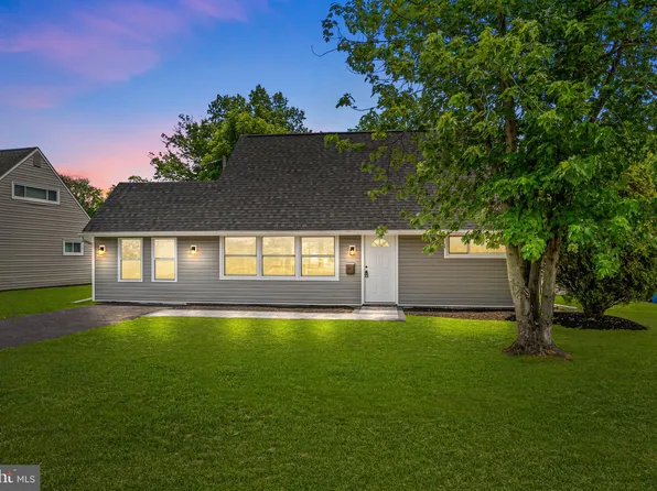 36 Violet Rd, Levittown, PA 19057