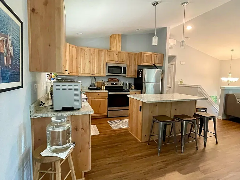 6528 NE Cedar St — Photo 4