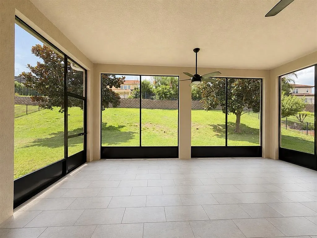 4 bed, 2.0 bath, 2688 sqft, $3,400 — Photo 3