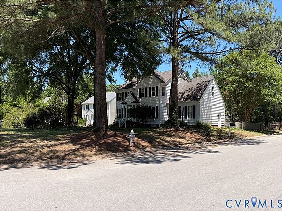 3rd image of 11300 Crown Grant Ct