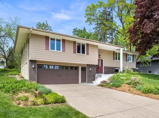 7012 Lanham Ln, Edina, MN 55439