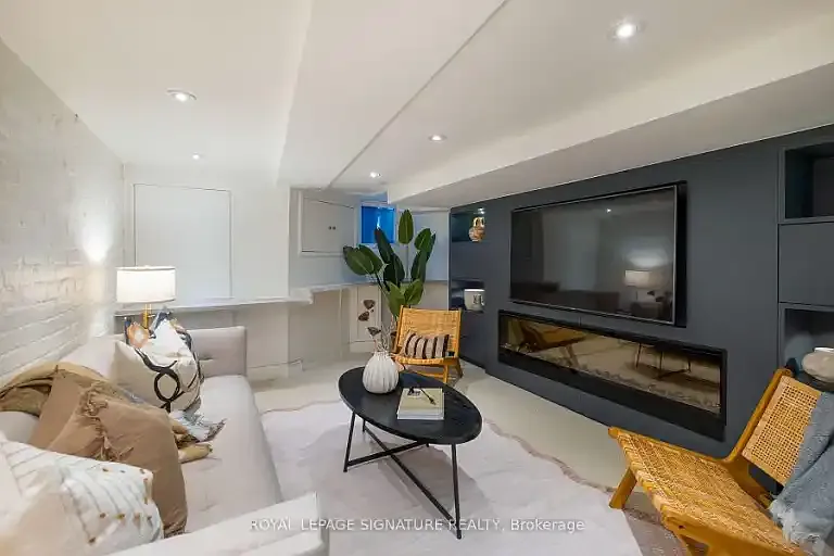 3 bed, 2.0 bath, 2053 sqft, $5,500 — Photo 3