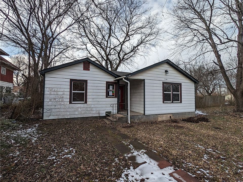 1st image of 316 S Black Ave