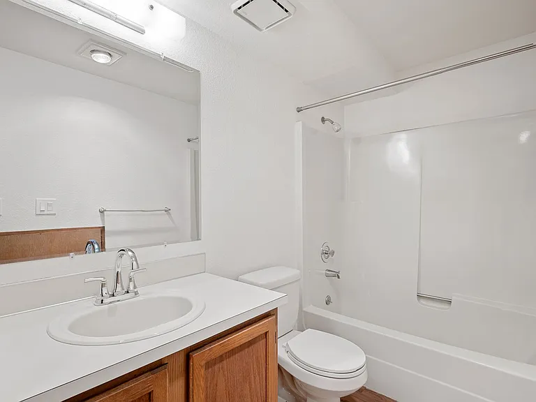 Seattle North Apartments — Photo 64