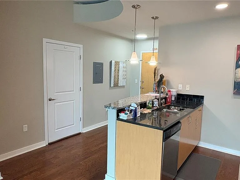400 W Peachtree St NW #2905 — Photo 6