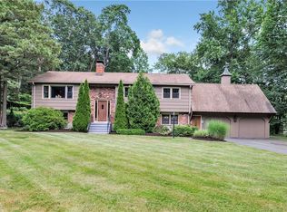 39 Hillside Ln, Monroe, CT 06468