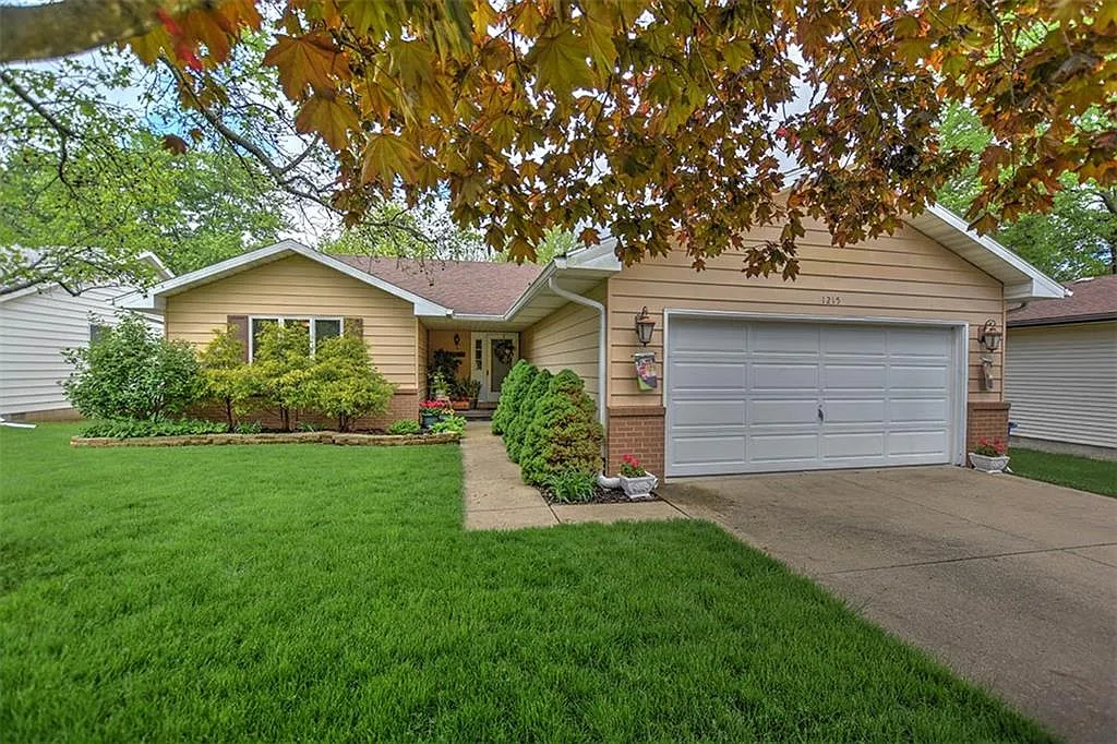 1215 Jennell Dr photo 1