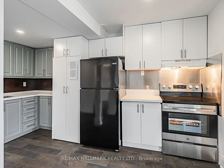 82 Ellington Dr #UPPER — Photo 8