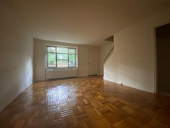 5th image of 190-16 71st Cres