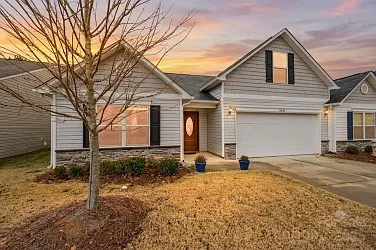 1410 Amberlight Cir — Photo 1