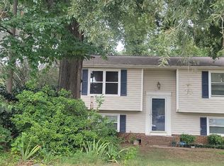 5011 Forest Mountain Ct, Charlotte, NC 28227