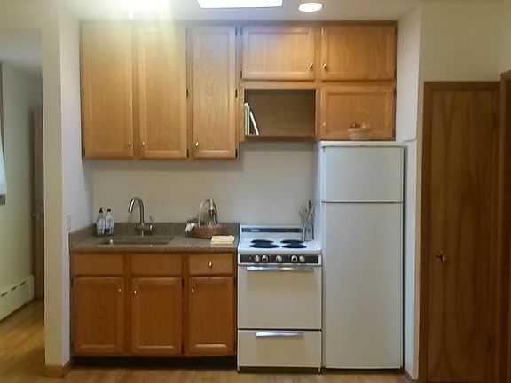 3rd image of 260 Lake St