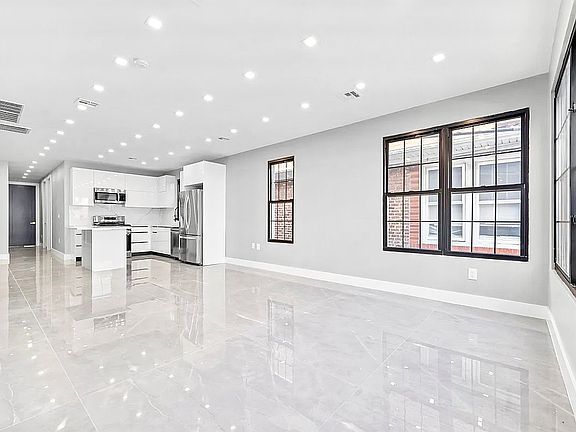 4th image of 970 E 29th St Floor 2