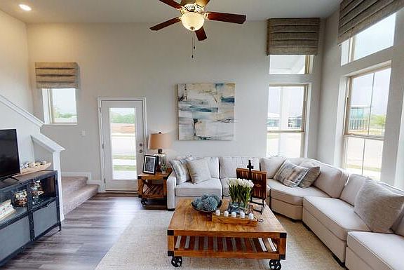 3rd image of 8201 Leroi Dr