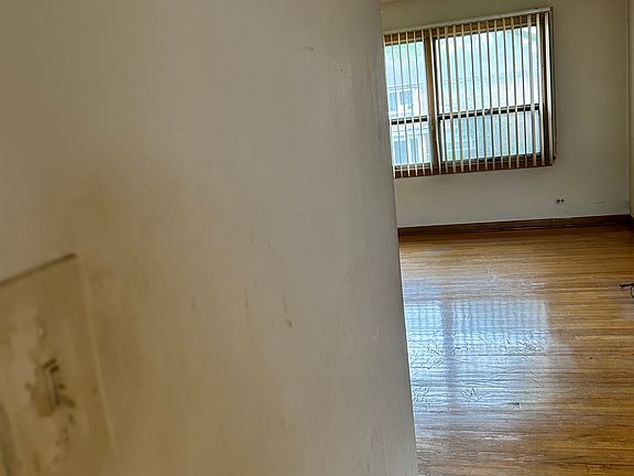 4th image of 10350 Chaucer St APT 1
