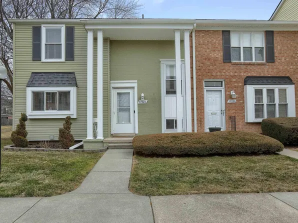 37400 Charter Oaks Blvd, Clinton Township, MI 48036