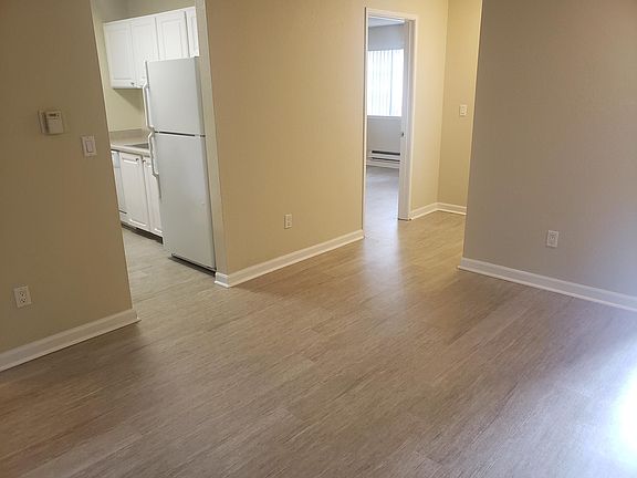 4th image of 6504 130th Ave NE #L104
