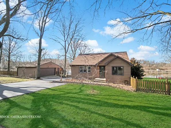 206 W Race St, Millington, IL 60537
