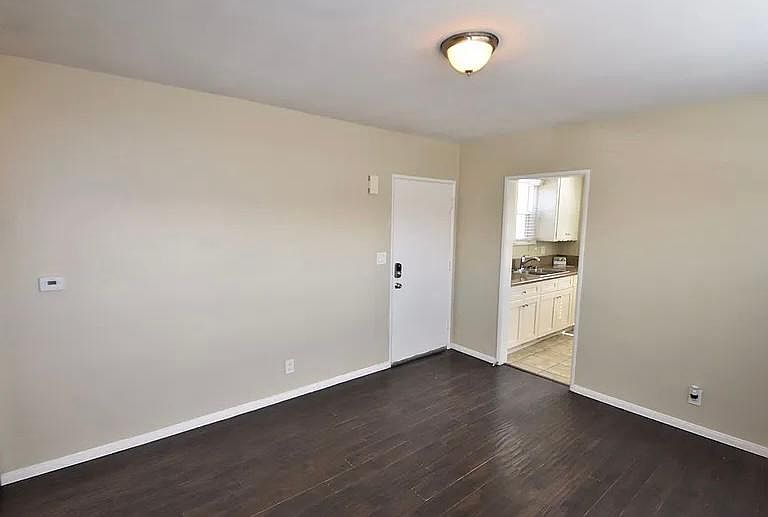 1st image of 100 Pinehurst Ave