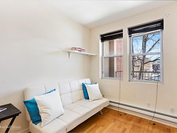 4th image of 1824 E 17th St #2A