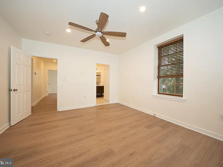 42 N Waterloo Rd #38 — Photo 17