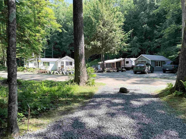 729 Davis Road, Cavendish, VT 05142