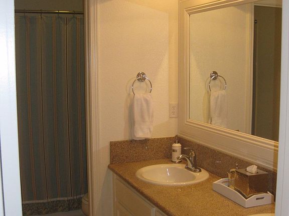 5th image of 318 Oak Branch St