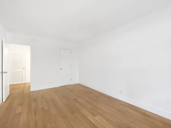 2 Fifth Avenue image 9 of 11