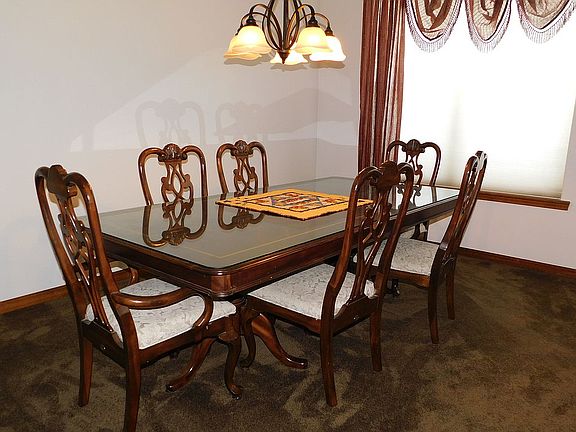 5th image of 4612 Artesia Dr