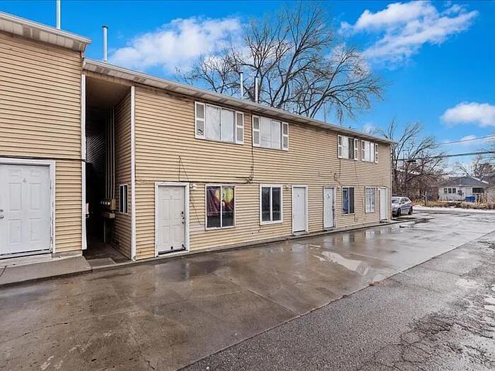 1211 W Iola Ave #6 — Photo 3