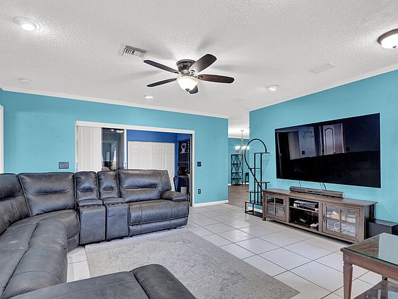 5th image of 127 Miramar Avenue