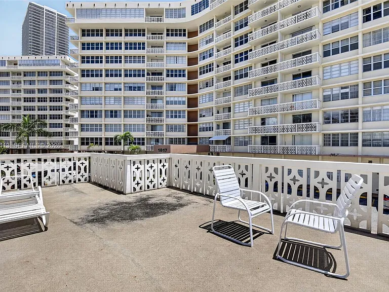 1817 S Ocean Dr #225 — Photo 29