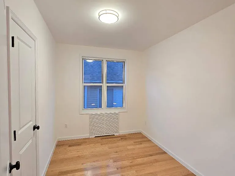 12 Grimsby St #2A — Photo 12