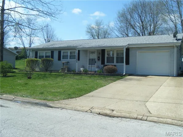 120 Highland Dr, Union, MO 63084