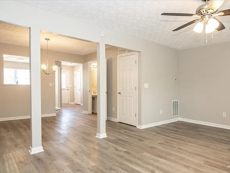 3906 Waldrop Ln — Photo 7