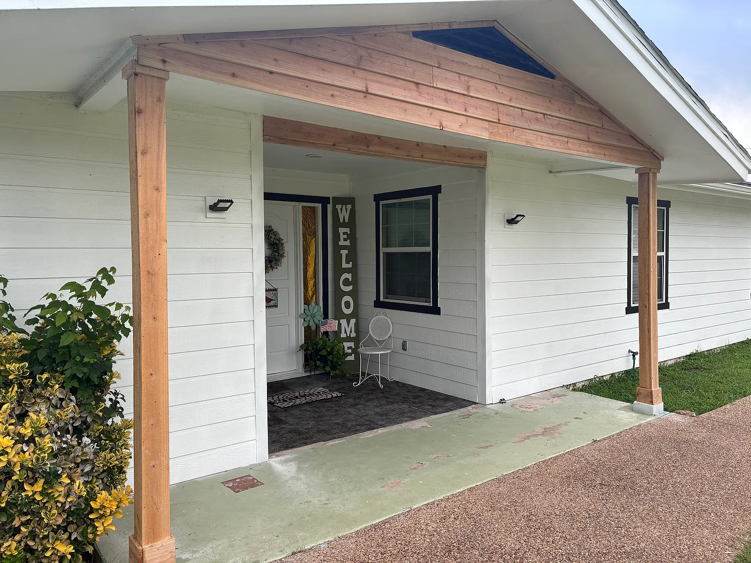 3 bed, 1858 sqft, $2,300 — Photo 2