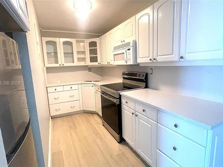 200 S Birch Rd #604 — Photo 12